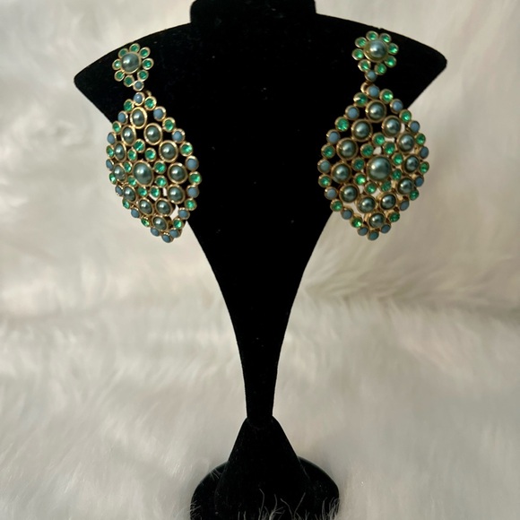 MONET VINTAGE GOLD GREEN STATEMENT EARRINGS - Picture 5 of 7